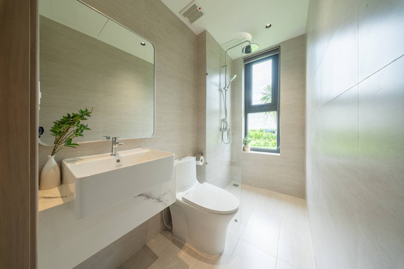 Nhà vệ sinh nhà mẫu Fenica